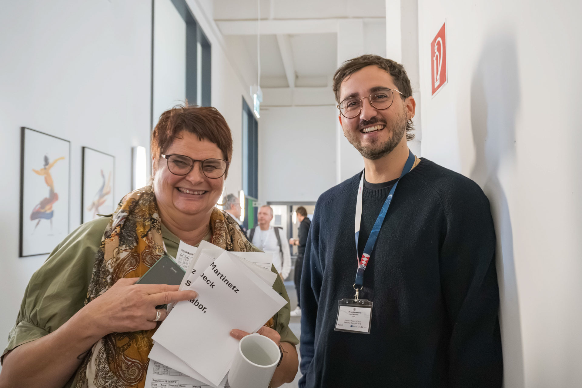 Heike Magsaam und Josef Küstner lächeln in die Kamera